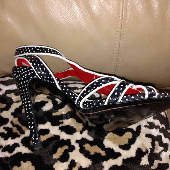 Ladies heels - Picture 3 of 4